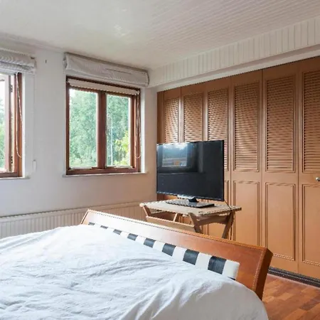 First Floor With Bedroom Bathroom Kitchen Office In Near Tue And Centre Pansiyon Eindhoven