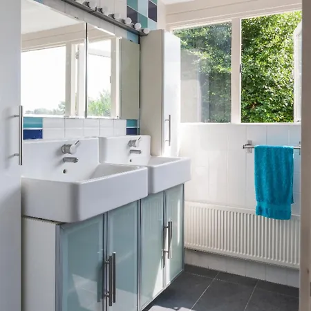 Séjour chez l'habitant First Floor With Bedroom Bathroom Kitchen Office In Near Tue And Centre Eindhoven
